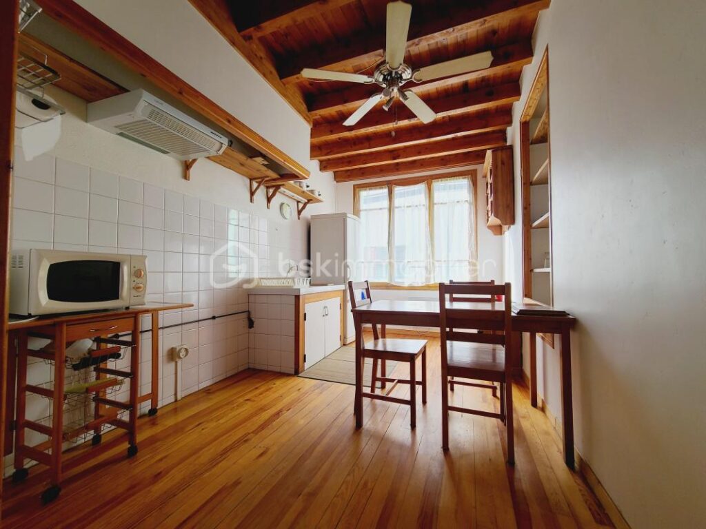 EXCLUSIVITE MAISON AVEC TERRASSE ET GARAGE – 3 pièces – 1 chambre – 37 m²