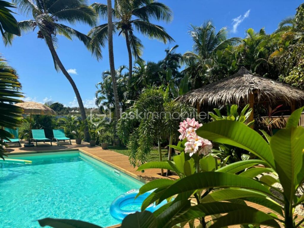Splendide gîte avec piscine et spas Saint François – 6 pièces – 5 chambres – 170 m²