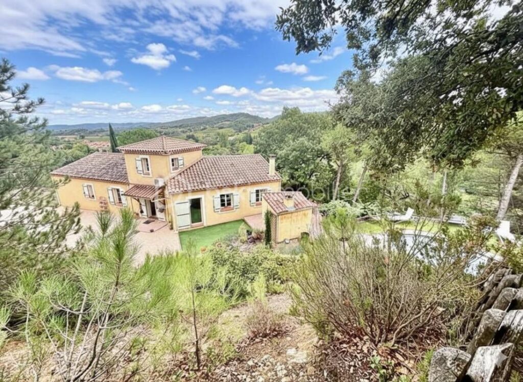 VILLA – PISCINE – MAISON – BOIS – 5 pièces – 4 chambres – 165 m²