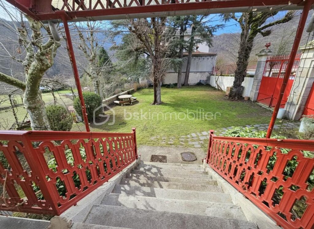 Propriété de caractère avec vue Loire – Bien d’exception – 9 pièces – 6 chambres – 270 m²