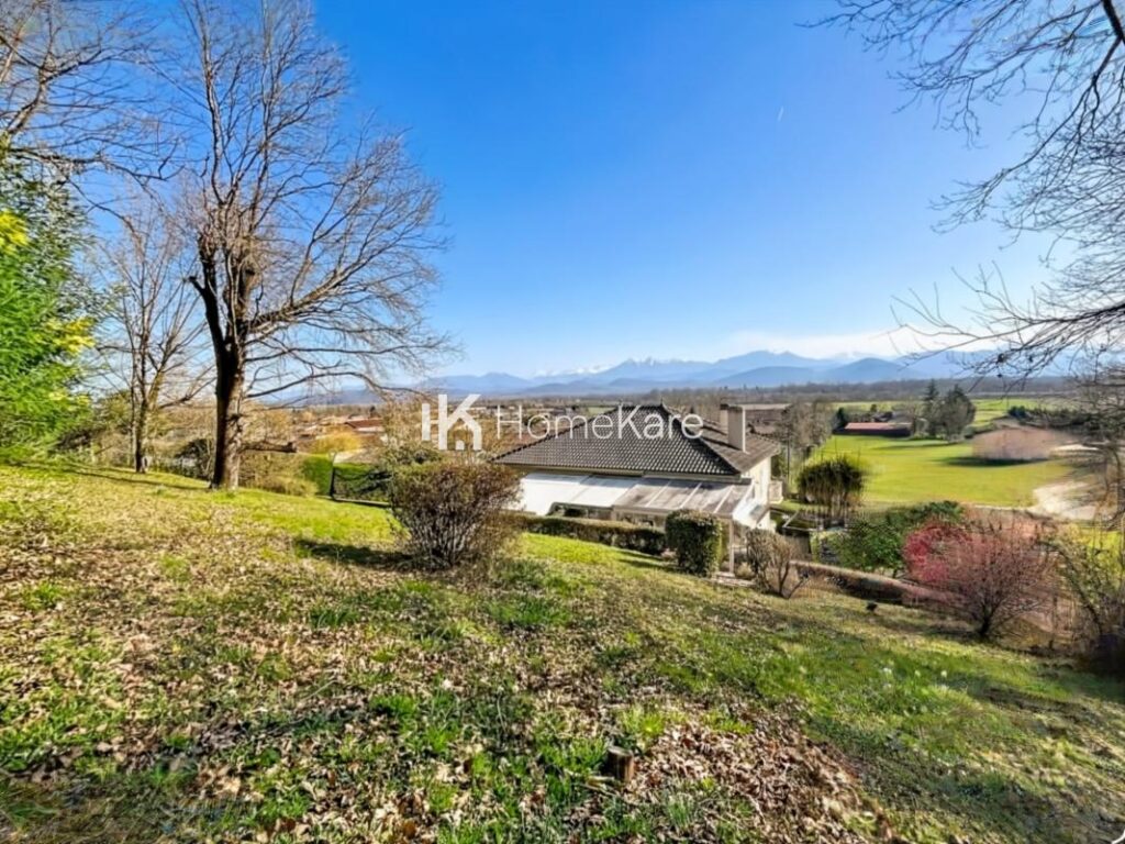 UNE VUE SUR LES PYRÉNÉESIMPRENABLE – 5 pièces – 4 chambres – 224 m²