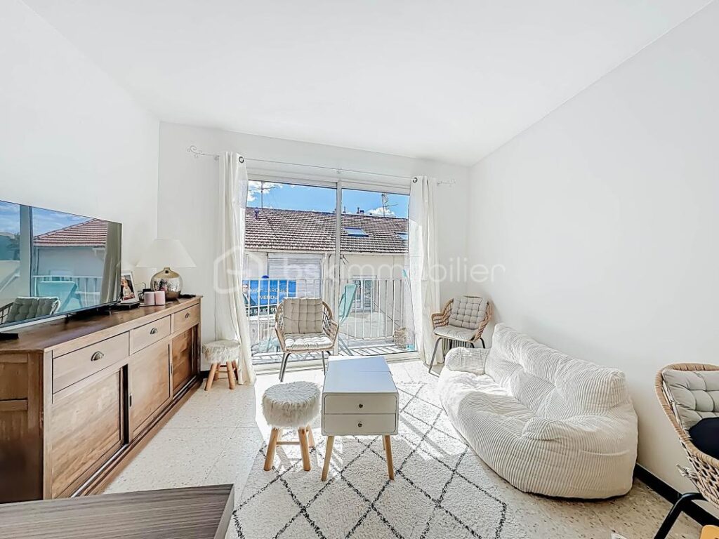 Appartement 3 pièces avec vue canal, balcon, parking et cave – Palavas-les-Flots, centre-ville – 3 pièces – 2 chambres – 42 m²