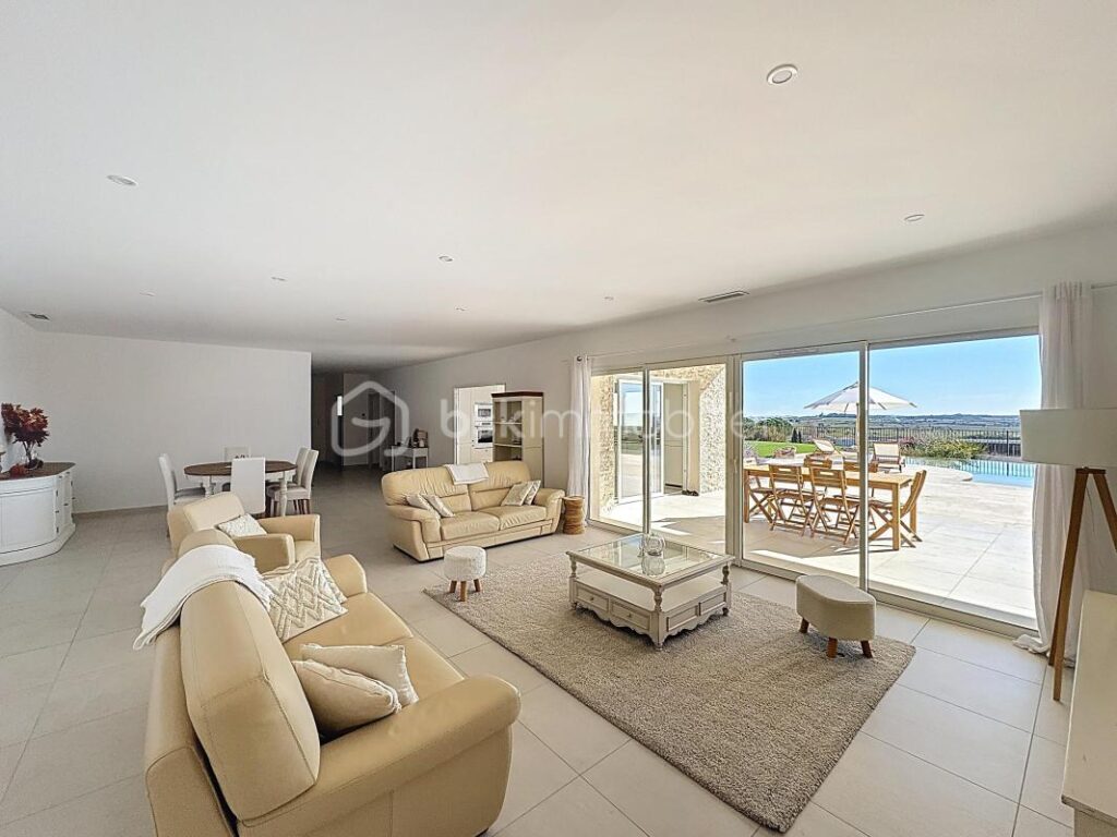 Propriété d’exception avec vue panoramique – 5 pièces – 3 chambres – 173 m²