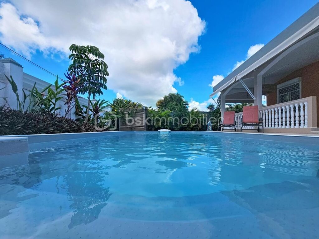 Villa 165 m2 piscine garage 3 chambres et atelier – 5 pièces – 3 chambres – 165 m²