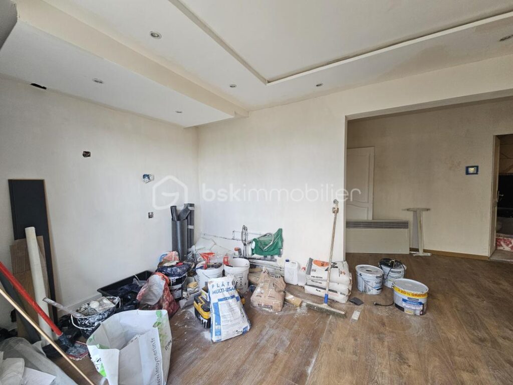 Champigny-sur-Marne (Coteaux) : Un potentiel brut avec vue sur la Tour Eiffel – 4 pièces – 3 chambres – 76 m²