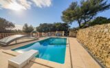 Exceptionnel ! Rare sur le secteur. Villa au cœur des Alpilles, jardin, piscine, terrain clôturé – 5 pièces – 4 chambres – 148 m²