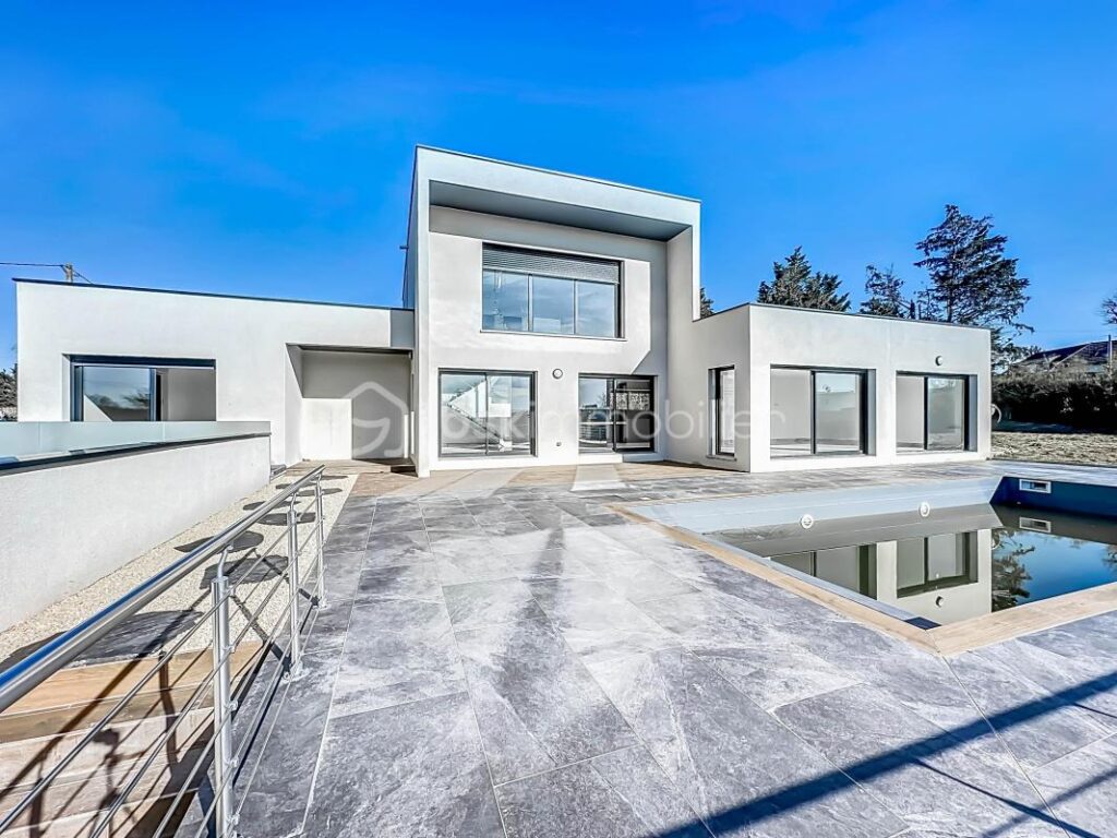*** SUBLIME VILLA CONTEMPORAINE DE 198M2, AVEC PISCINE ET GARAGE *** – 6 pièces – 4 chambres – 198 m²
