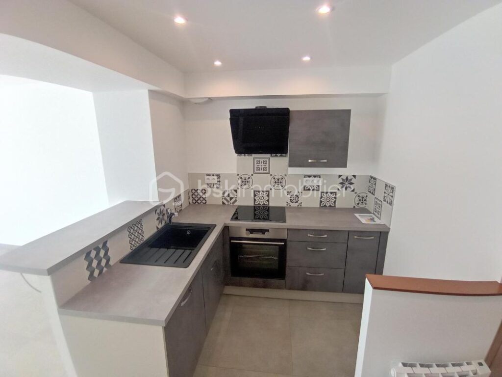 TRES BEL APPARTEMENT T3 DUPLEX DE 2020 AVEC GRANDE TERRASSE ET JARDINET CLOS DE 35M2 – 3 pièces – 2 chambres – 72 m²