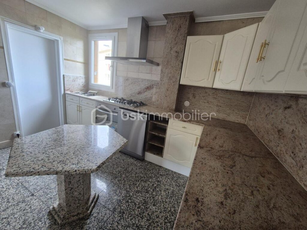 Magnifique 4 pièces – Vue Cathédrale et Bord de Seine – À voir absolument ! – 4 pièces – 3 chambres – 71 m²