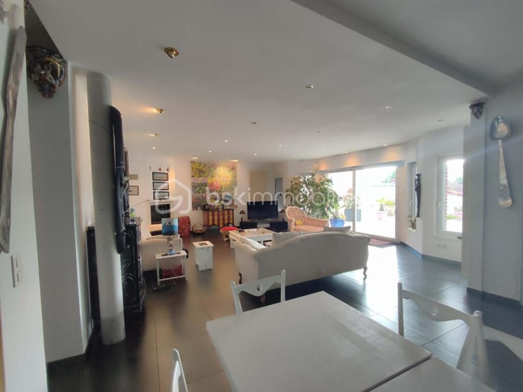 Maison de ville HYPER CENTRE PUR de 1948, 402m2, 15 pièces !!!! – 15 pièces – 9 chambres – 402 m²