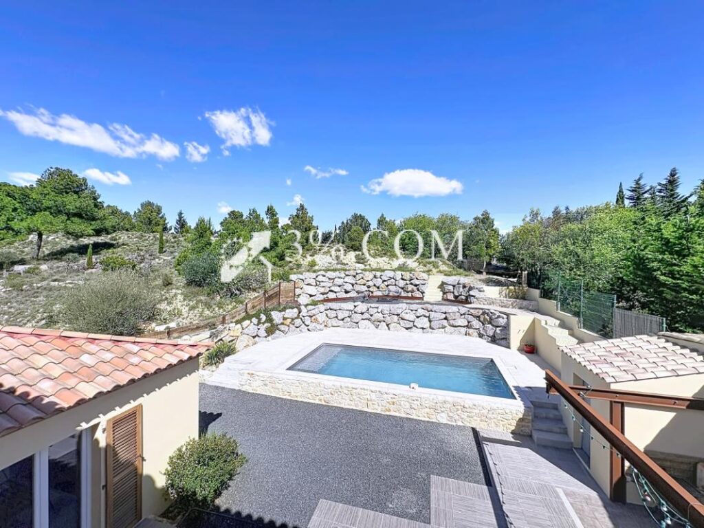 Villa contemporaine d&rsquo;architecte – 7 pièces dans un cadre na – 7 pièces – 4 chambres – 157 m²