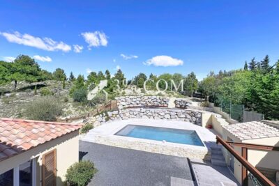 Villa contemporaine d&rsquo;architecte – 7 pièces dans un cadre na – 7 pièces – 4 chambres – 157 m²