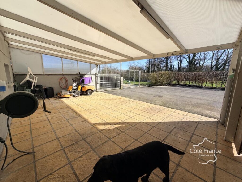 Maison 6 pièces 143 m2 1 880 m2 de terrain Bersillies (5 – 6 pièces – 4 chambres – 143 m²