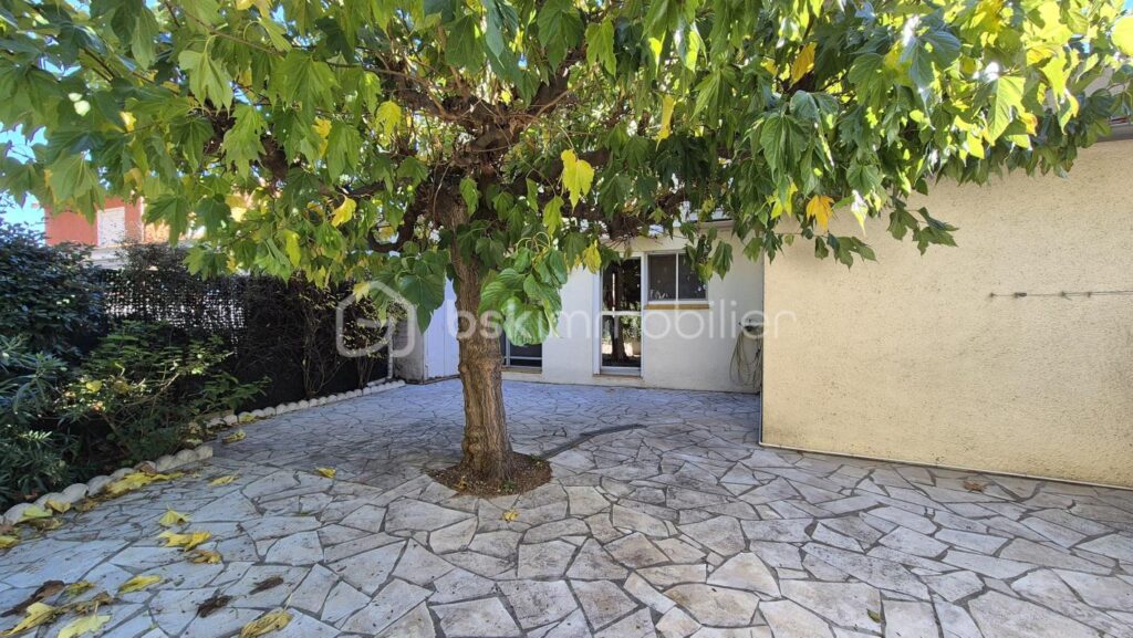 A VENDRE MAISON DEUX FACES TRAVERSANTE DE 152M² SUR TERRAIN DE 261M² A SAINT ANDRE – VUE SUR LES ALBERES – QUATRE CHAMBRES – GARAGE – CLIMATISATION REVERSIBLE – CHEMINEE – AUCUN VIS A VIS – 7 pièces – 4 chambres – 152 m²