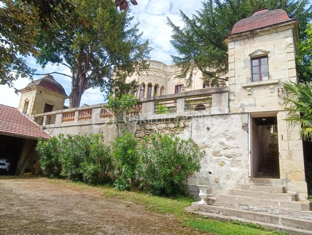 Un Voyage Hors du Temps à Auch – 7 pièces – 4 chambres – 210 m²