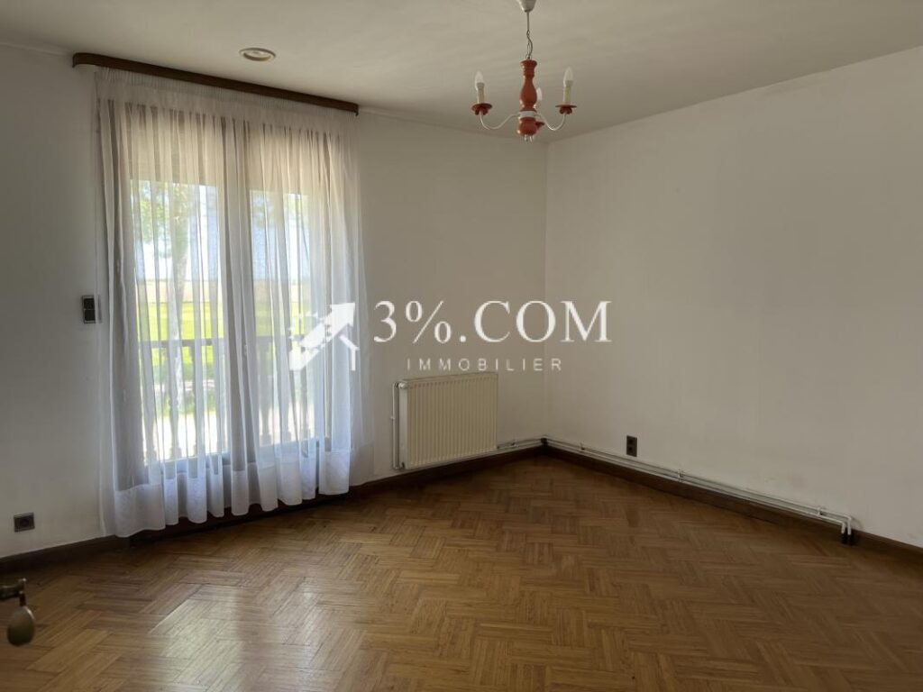 Locaux commerciaux avec logement 639 m2 DOMBASLE EN XANTOIS – 12 pièces – 6 chambres – 639 m²