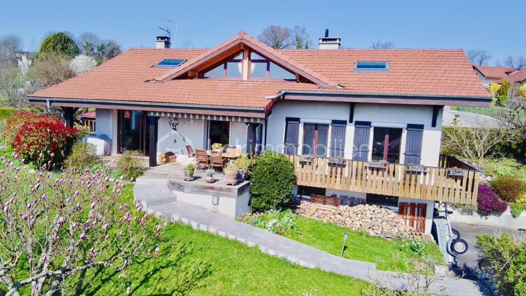 VILLA FAMILIALE D’ARCHITECTE – VUE PANORAMIQUE – EPAGNY METZ-TESSY – 6 pièces – 4 chambres – 167 m²