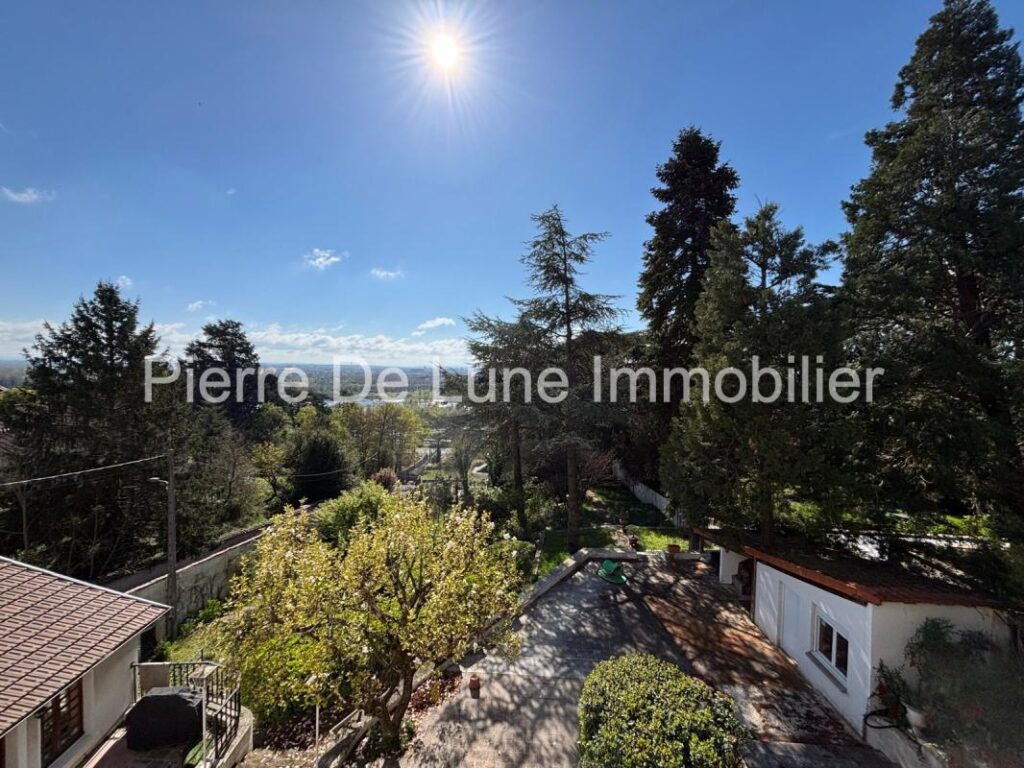 Propriété de caractère avec vue panoramique – 10 pièces – 4 chambres – 426 m²