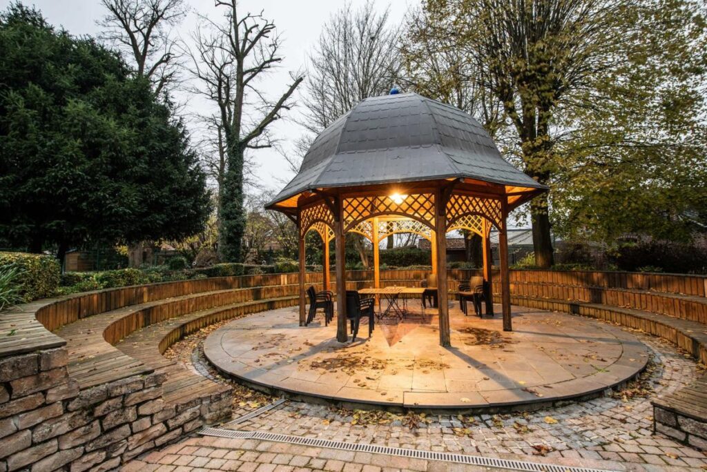 Manoir – 21 pièces – 8 chambres – 696 m²