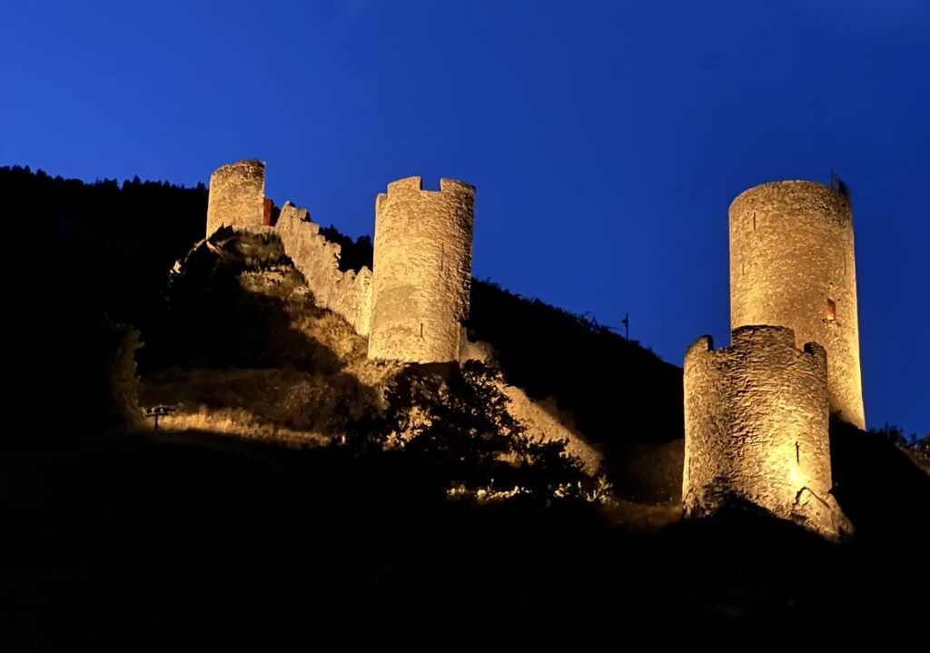 VILLA MITOYENNE LUXUEUSE DE 181 M2 – 6 pièces – NR chambres – 181 m²