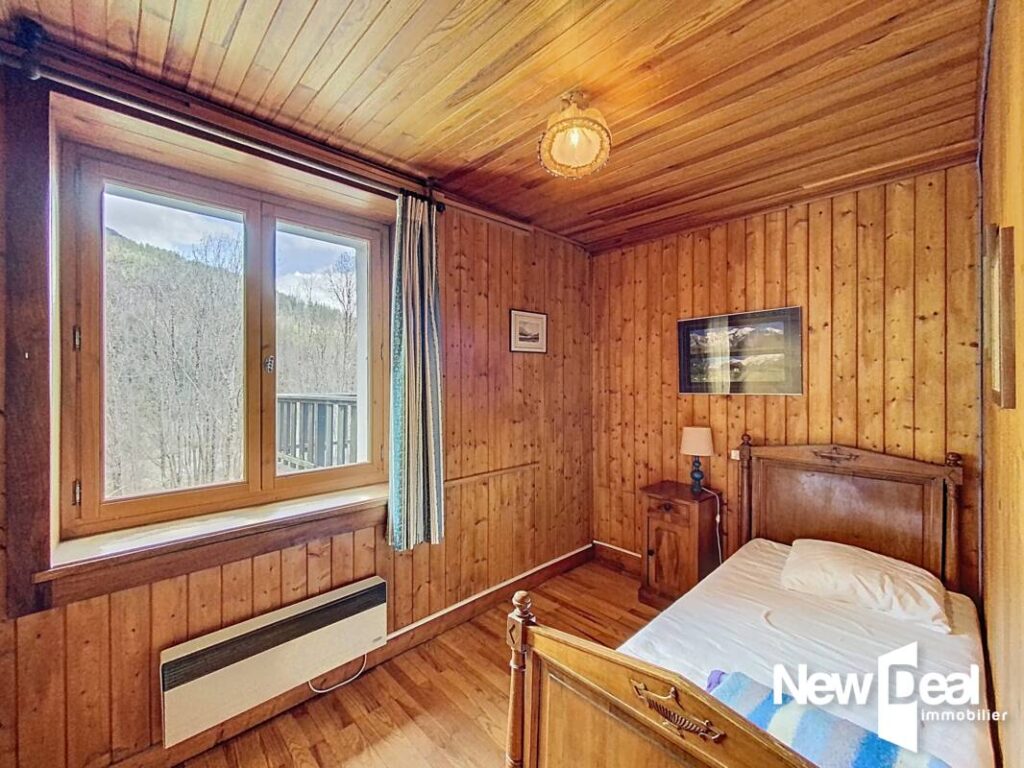 LES HOUCHES – MAISON DE PAYS – 15 pièces – 12 Chambres – 330 m² environ – Terrain 1897 m² – 15 pièces – 12 chambres – 333 m²