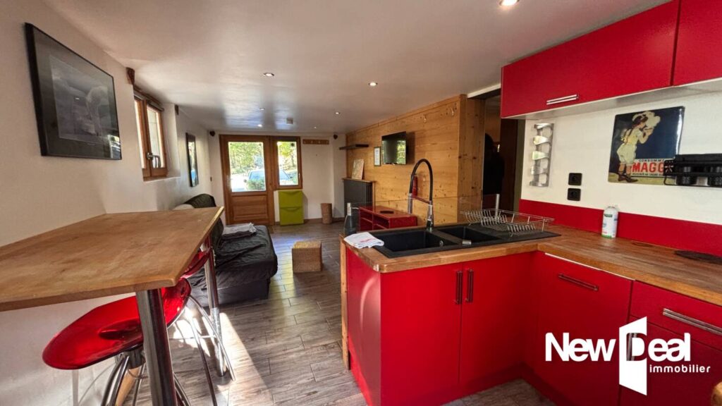 MAISON DE PAYS – 9 pièces – 5 Chambres – 265 m² surface Totale – Bergerie – Terrain 3610 m² – LES HOUCHES – 9 pièces – 5 chambres – 184 m²