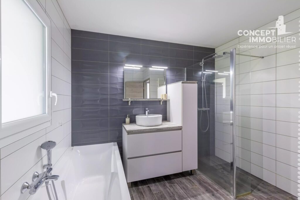 EXCLUSIVITÉ – Maison individuelle plain-pied proche Luxembourg et Belgique – 5 pièces – 3 chambres – 126 m²