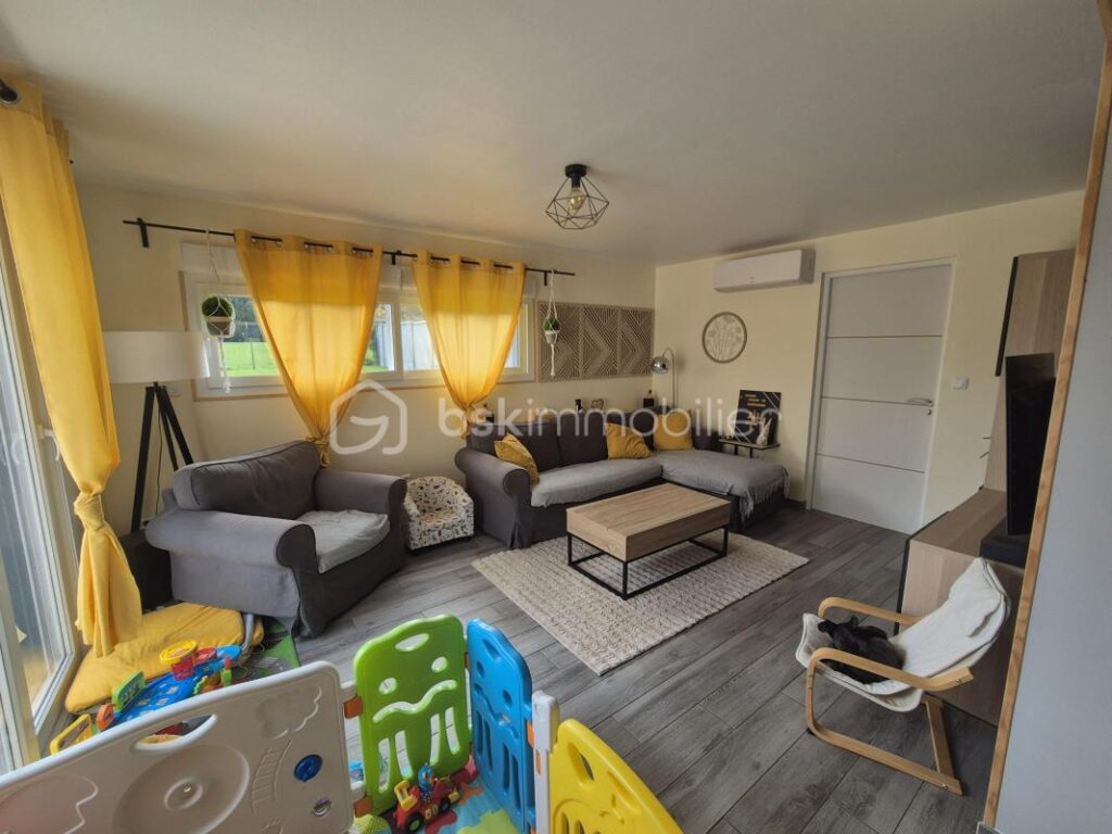 Maison de 2016, 4 chambres avec garage – 5 pièces – 4 chambres – 118 m²