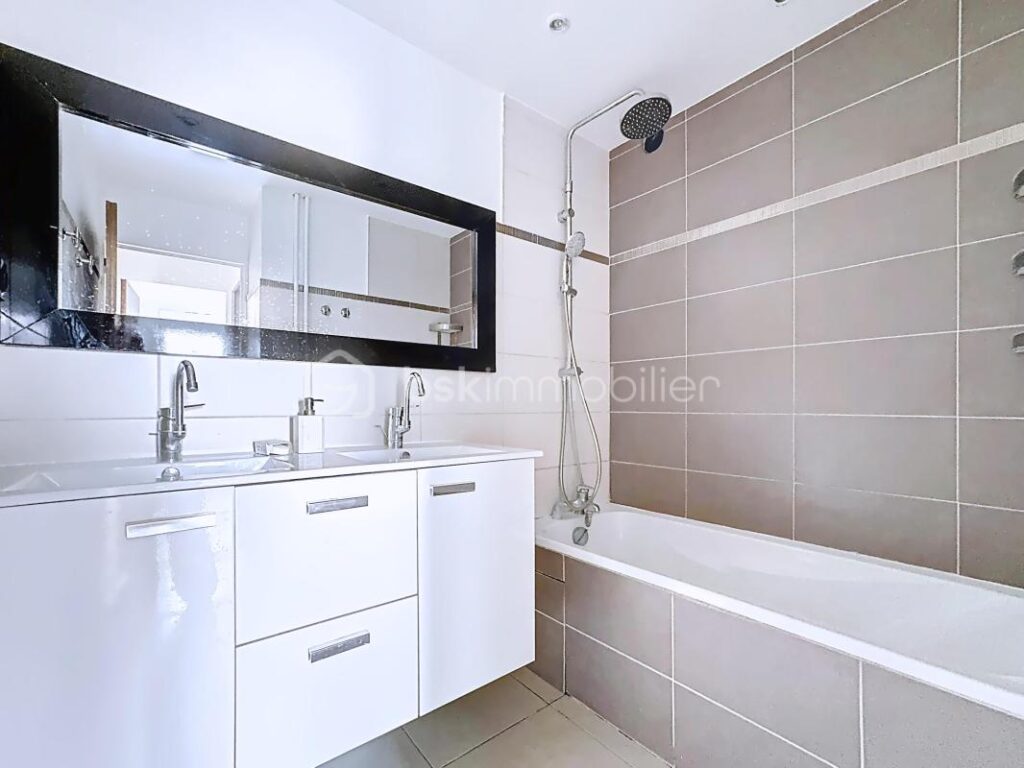 Appartement 5 pièces – 101 m² – Terrasse, Garage et Cave INCLUS – Échirolles – 5 pièces – 4 chambres – 103 m²