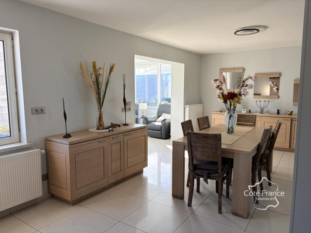 Maison 6 pièces 143 m2 1 880 m2 de terrain Bersillies (5 – 6 pièces – 4 chambres – 143 m²