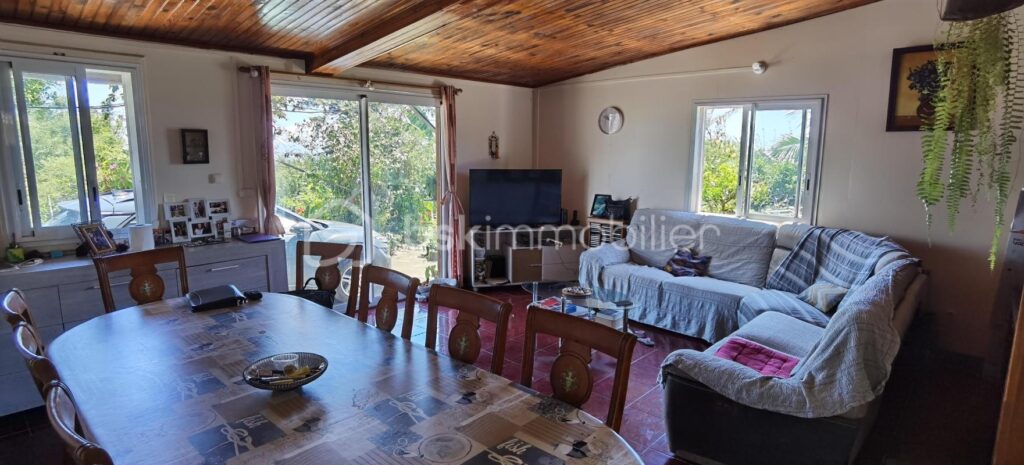 A VENDRE – Maison plein pied – Saint-Denis – 5 pièces – 3 chambres – 106 m²