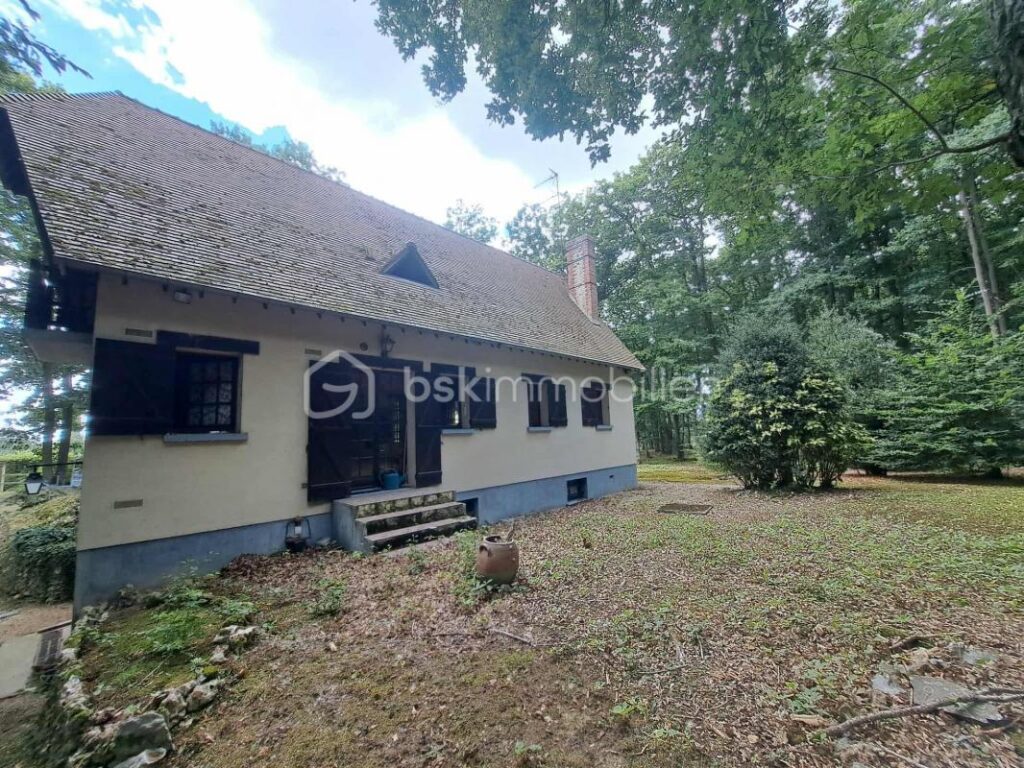 Maison au cœur d’une parcelle boisée – Coup de cœur assuré ! – 4 pièces – 3 chambres – 117 m²