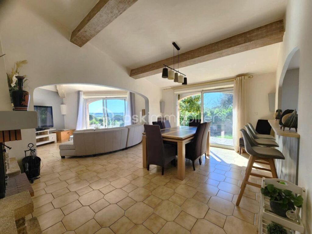 Villa provençale avec grand garage – 4 pièces – 3 chambres – 105 m²