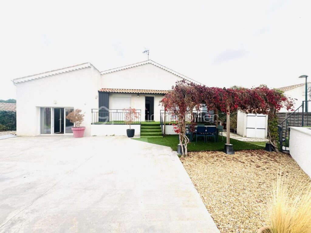 MAISON PLAIN PIED – 5 pièces – 3 chambres – 125 m²