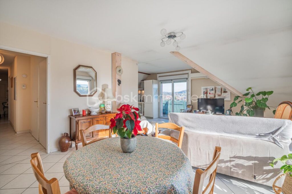 RUMILLY – T3 68 m² – Dernier étage – 3 pièces – 2 chambres – 68 m²