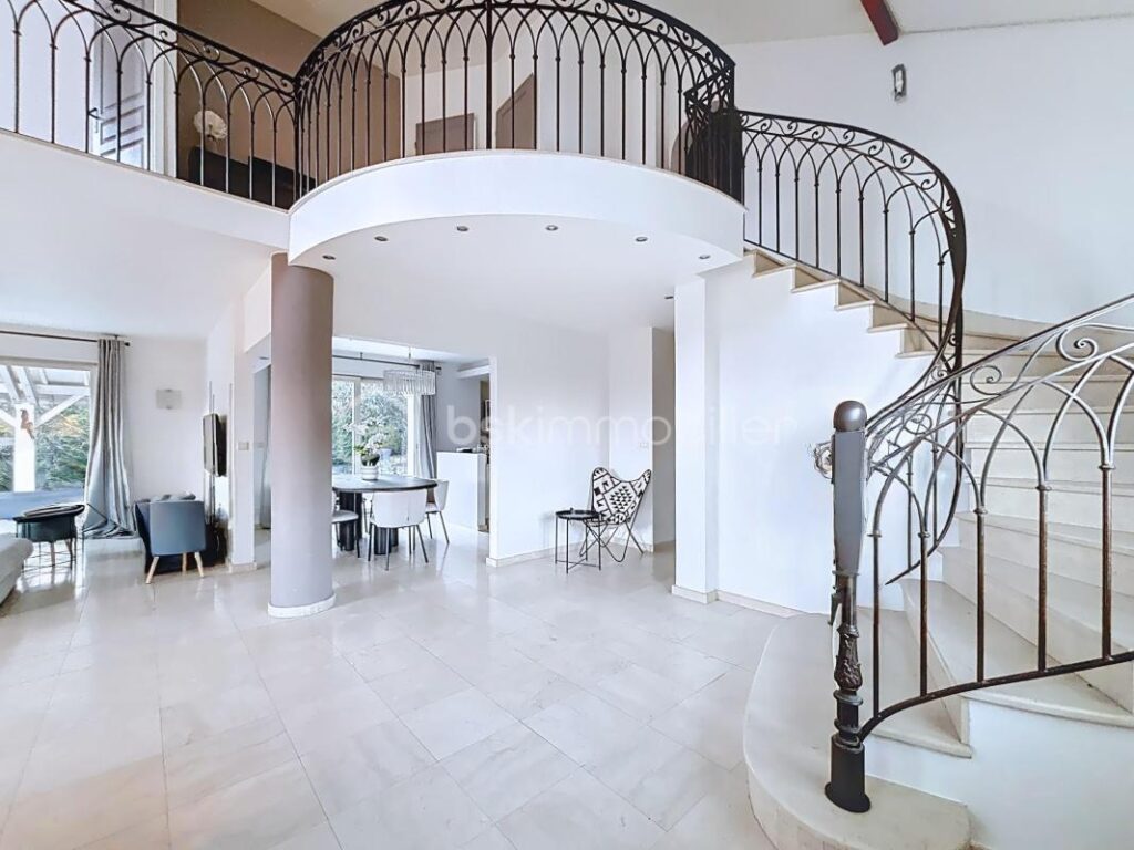 Spacieuse maison dans secteur calme, à 5min de Varces – 5 pièces – 4 chambres – 183 m²