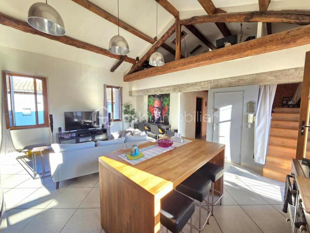 3 pièces 85 m2, balcon, garage – 3 pièces – 2 chambres – 70 m²