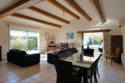 Plain-pied avec 3 chambres – Garage – Piscine – 5 pièces – 3 chambres – 134 m²