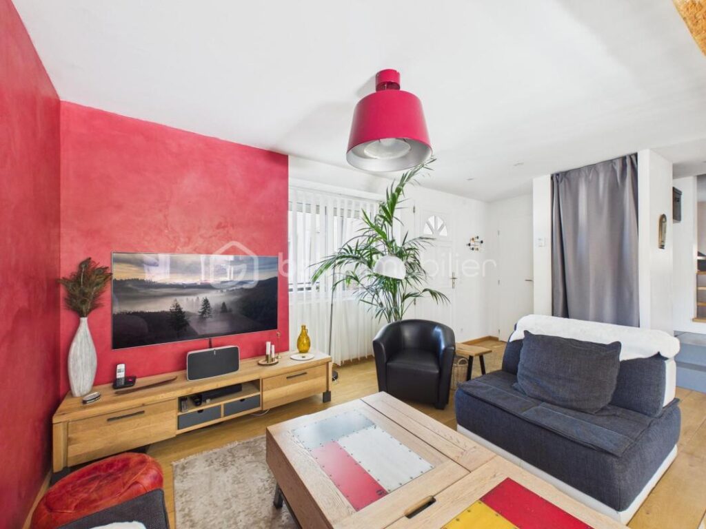 Maison de village – 5 pièces 148 m² – Jardin cocooning – 100 m² d’annexes – 5 pièces – 4 chambres – 148 m²