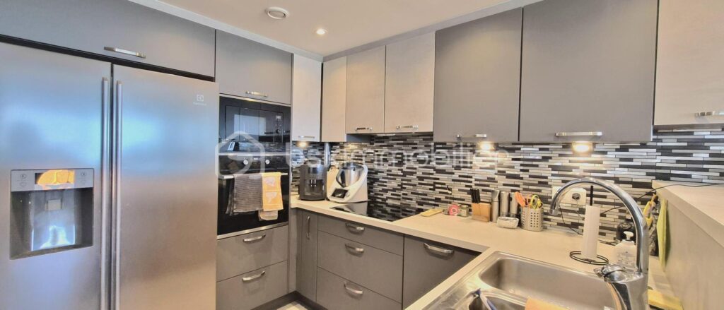 Bien exceptionnel à la vente – Magnifique T3 de 70m2 en front de mer – 3 pièces – 2 chambres – 58 m²