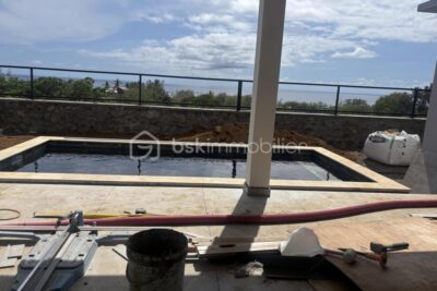 Magnifie Villa F5 110m² Les-Trois-Bassins sur la côte – 5 pièces – 4 chambres – 110 m²