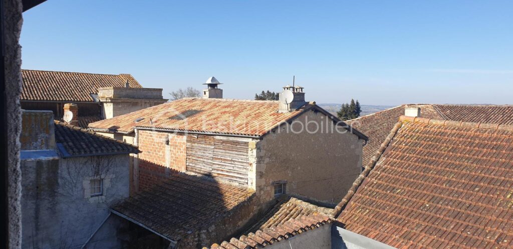 Appartement Type 3 centre ville balcon – 3 pièces – 2 chambres – 80 m²