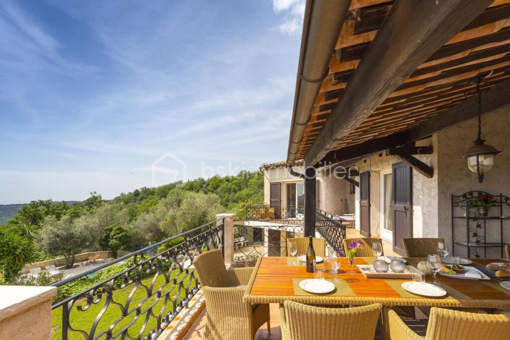 Villa provençale avec vue mer et collines panoramique – Gattières – 6 pièces – 4 chambres – 187 m²