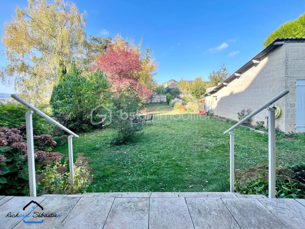 Immeuble de 245 m² avec vue imprenable sur le Château Fort de Sedan – 10 pièces – NR chambres – 250 m²