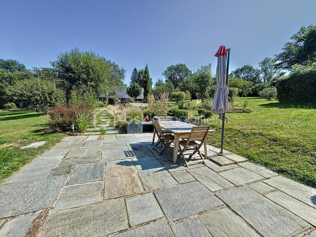 Maison de campagne avec grande dépendance et piscine – 6 pièces – 3 chambres – 129 m²