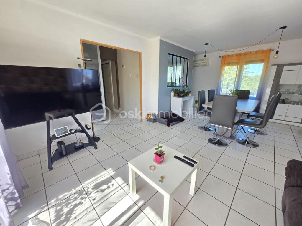 Magnifique Pavillon sur rez-de-jardin de 77 m² à La Machine – 4 pièces – 3 chambres – 77 m²