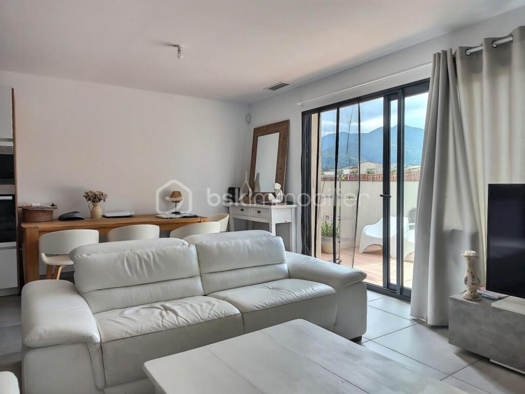 Maison contemporaine plain-pied à Vinça avec vue imprenable sur le Canigou – 4 pièces – 3 chambres – 89 m²