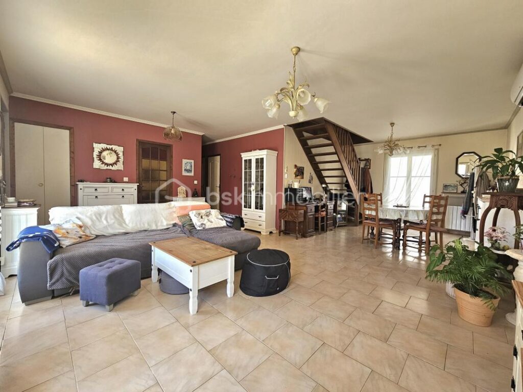 VUE IMPRENABLE SUR LE LOING – 5 pièces – 4 chambres – 108 m²