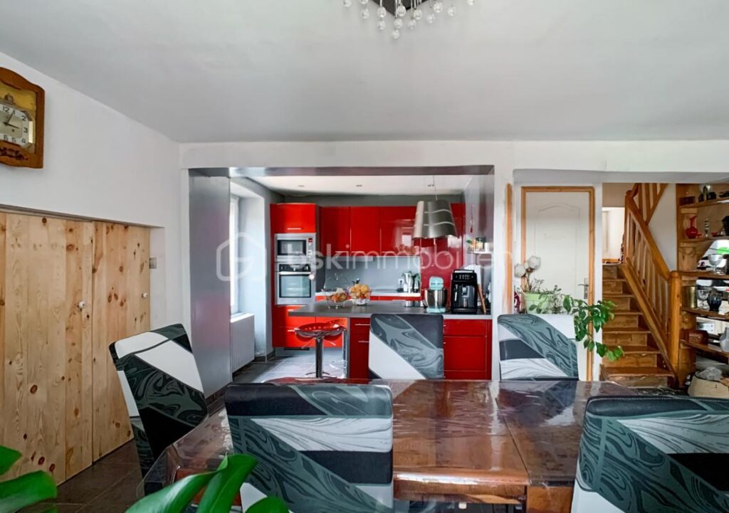 Maison de campagne – 7 pièces – 6 chambres – 175 m²