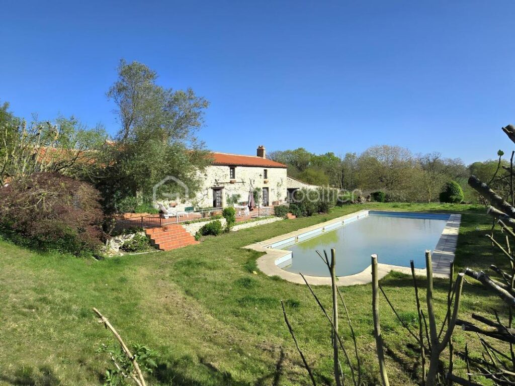 MAGNIFIQUE LOGIS ÉQUESTRE – 7 pièces – 4 chambres – 200 m²